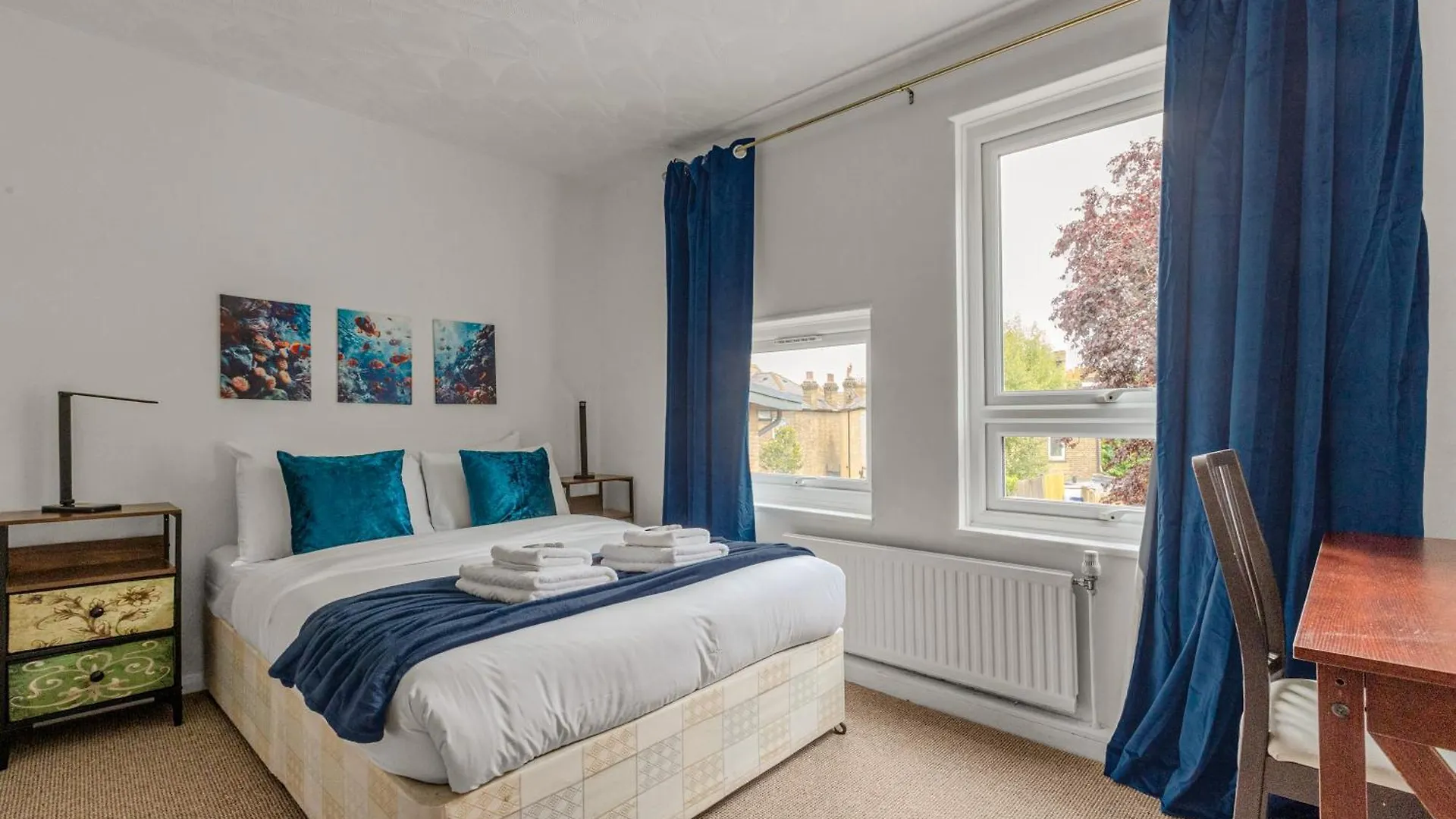 5BR Greenwich Home with Patio, 2mins to Station London
