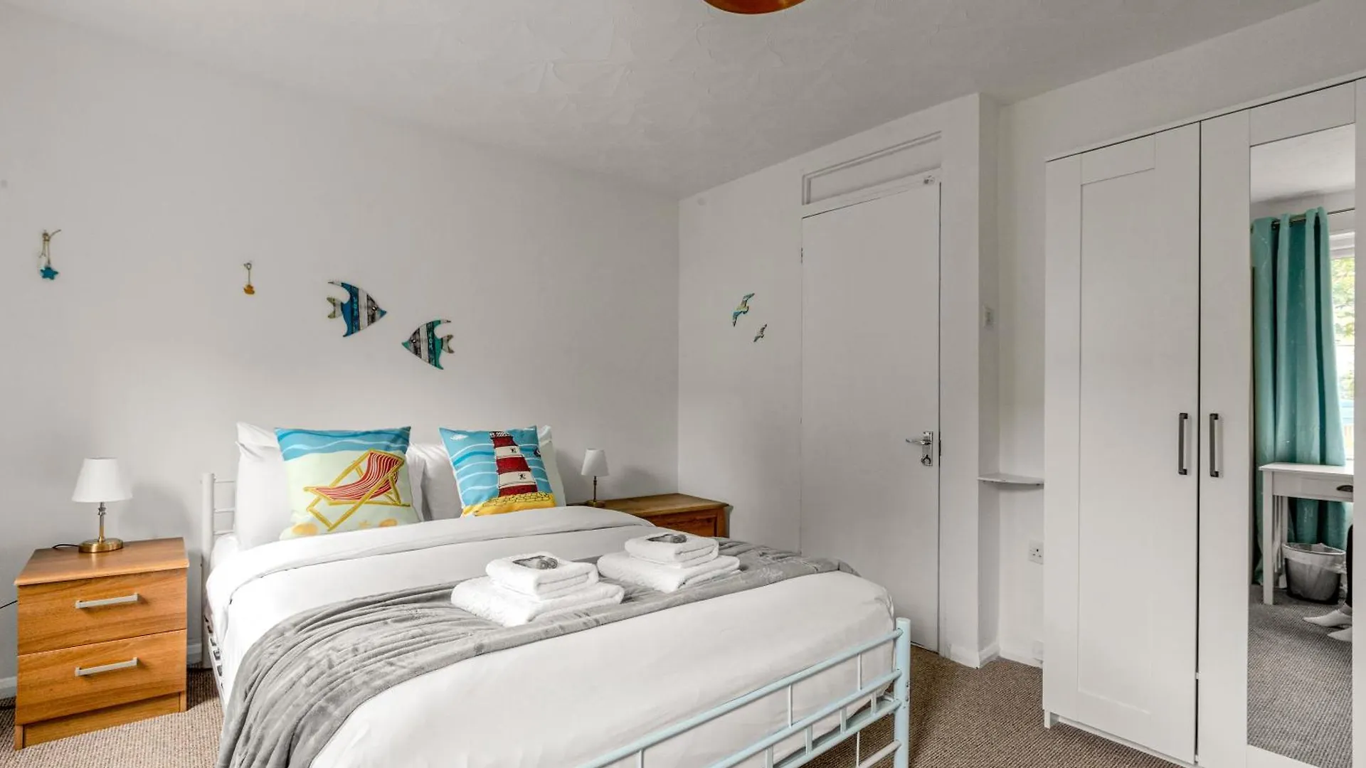 5BR Greenwich Home with Patio, 2mins to Station London 0*,  United Kingdom